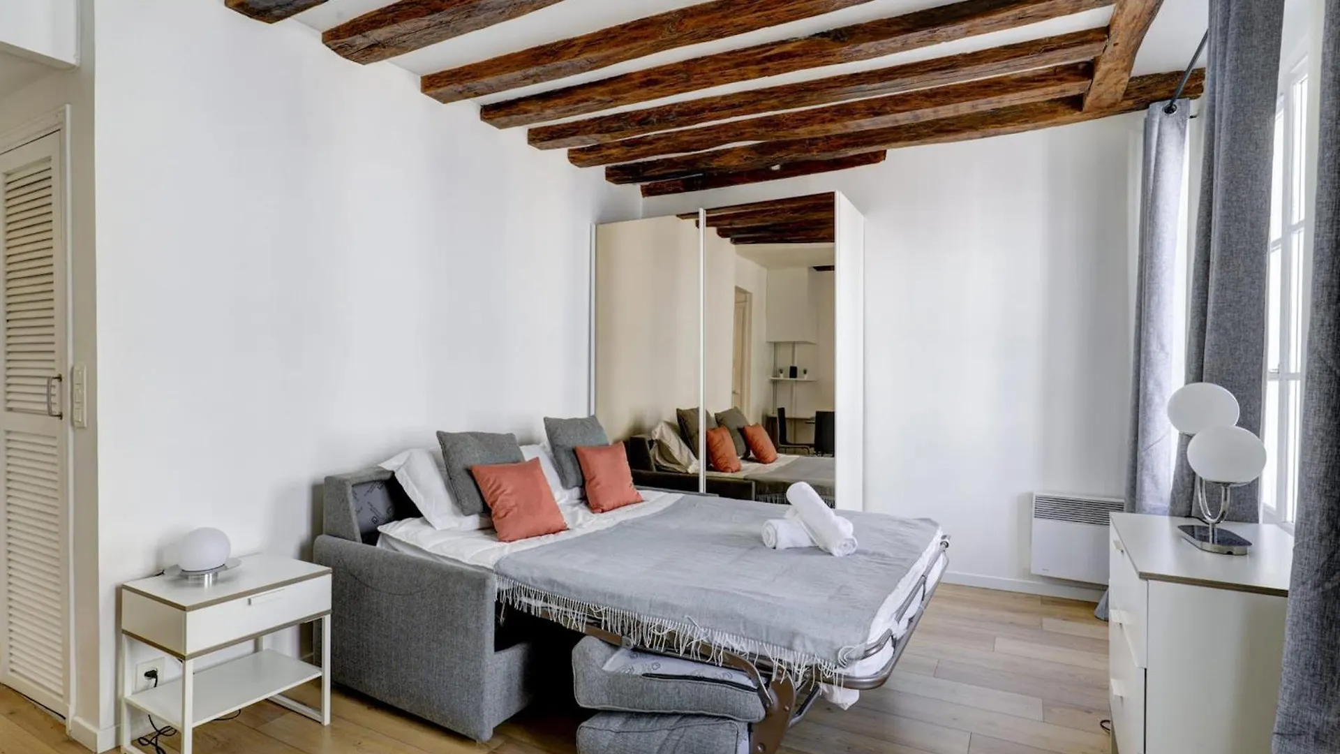 Le Marais Republique - Cityapartmentstay Paris France