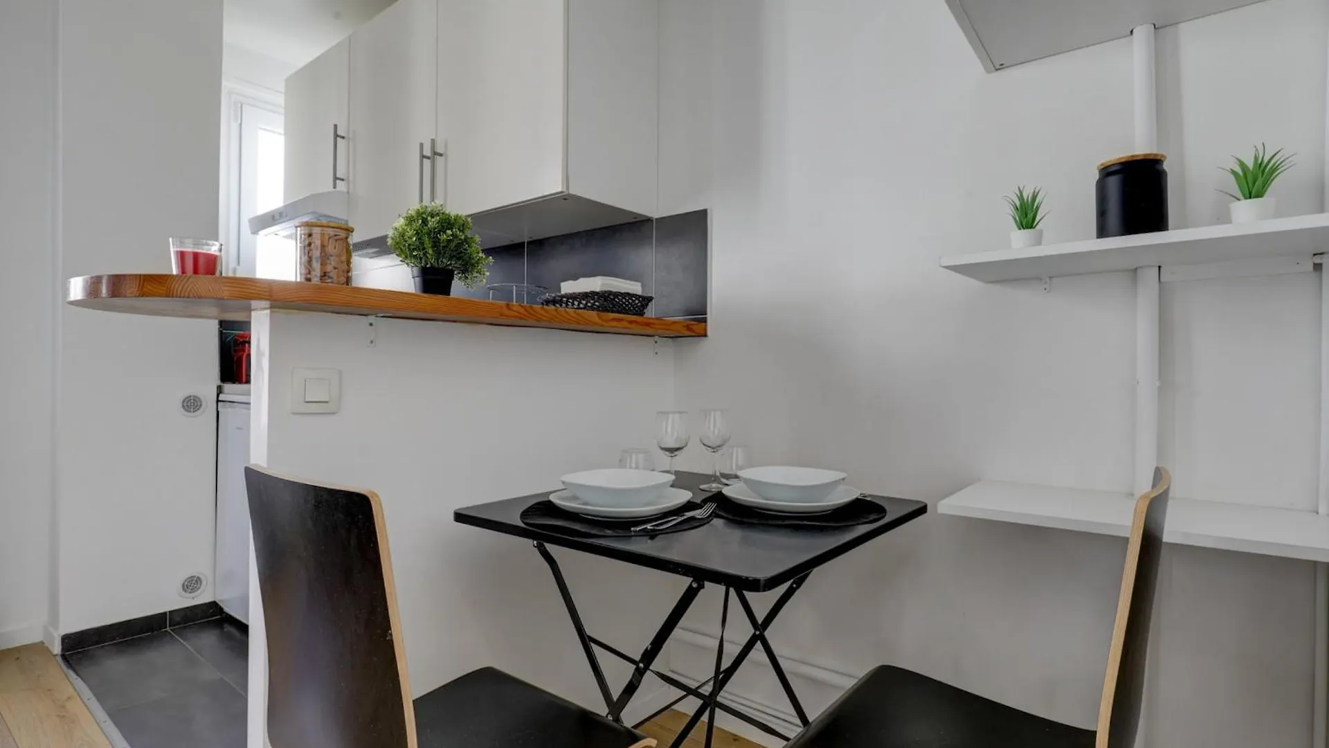 Le Marais Republique - Cityapartmentstay Paris Apartment
